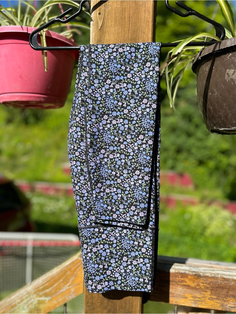 Knix HiTouch High Rise Leggings in Garden Daze • Medium